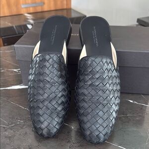 Bottega Veneta Women’s Pelle Black Woven Mules